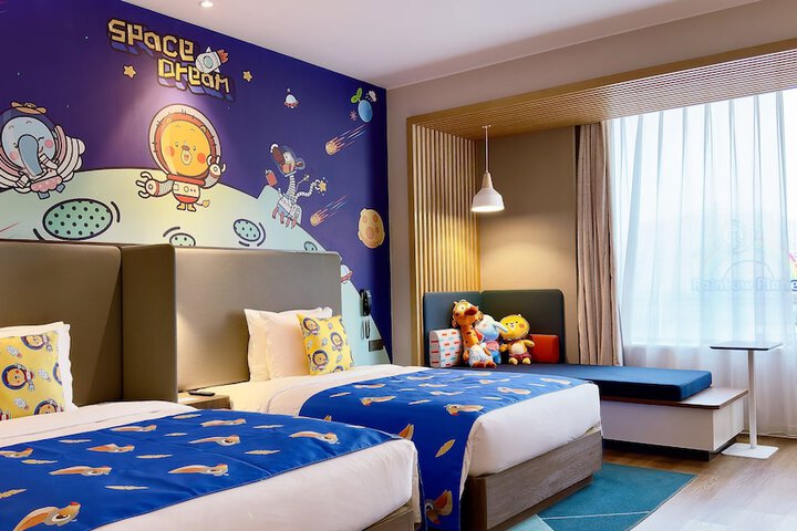 Room 26 of 68