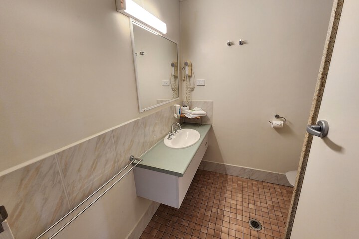Room 105 of 144