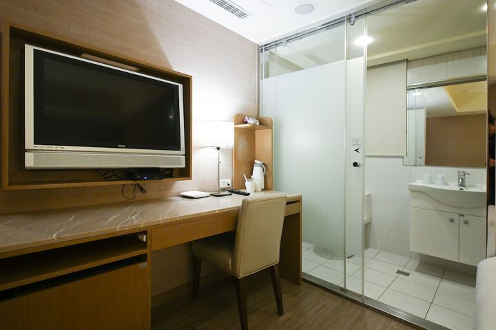 Room 43 of 120