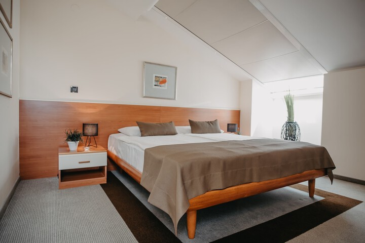 Room 10 of 65