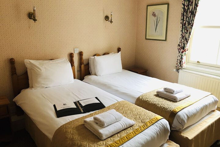 Room 9 of 31