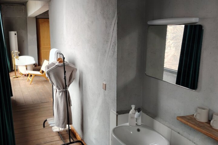 Room 45 of 86