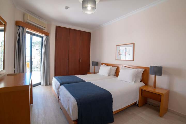 Room 10 of 109
