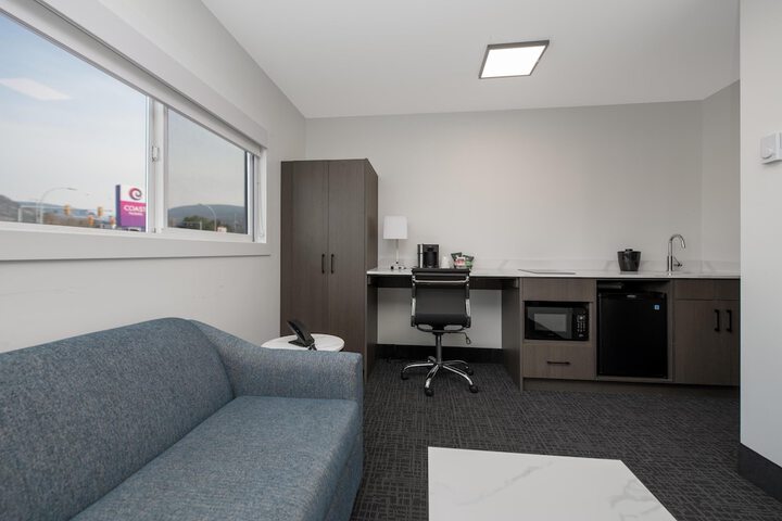 Room 10 of 38