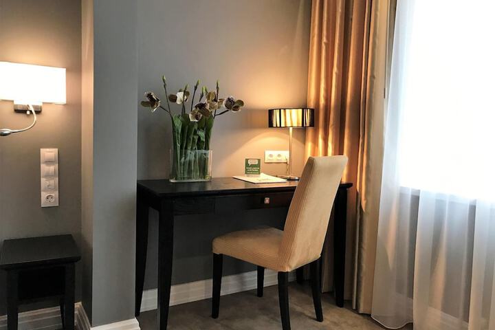Room 14 of 33