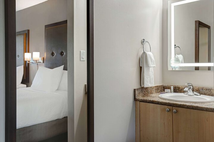 Room 13 of 46