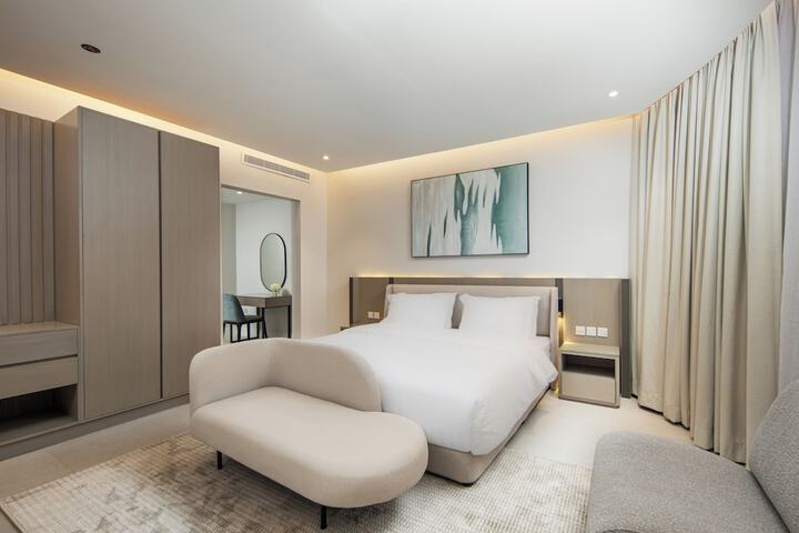 Room 14 of 33