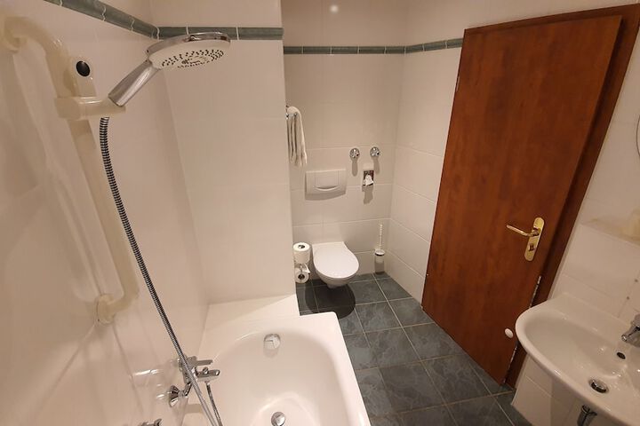 Room 18 of 22