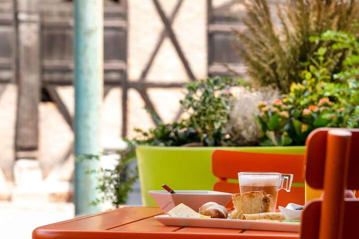 Breakfast area