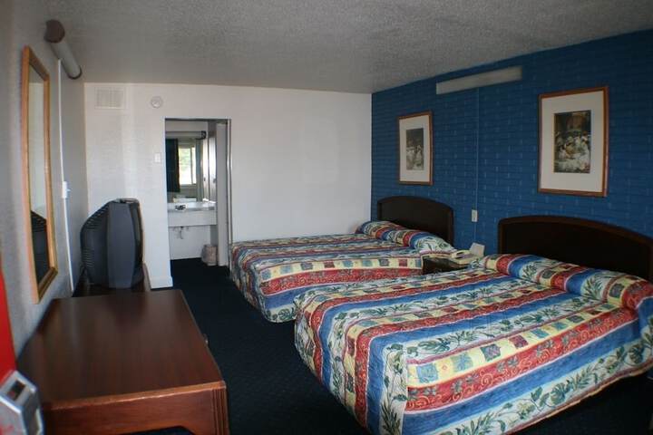 Room 3 of 20