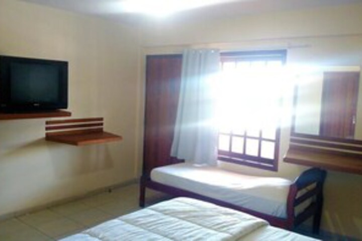 Room 25 of 38