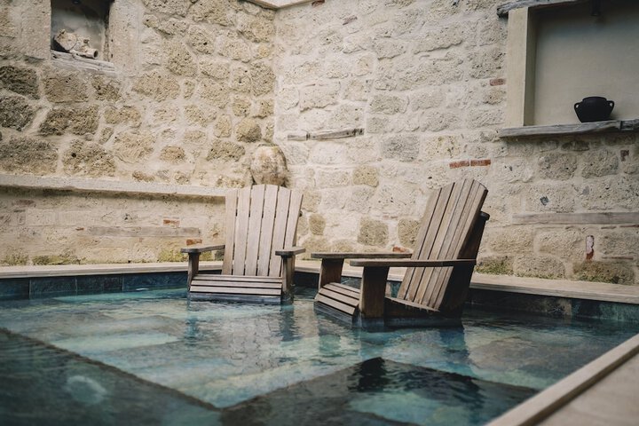 Pool 71 of 105