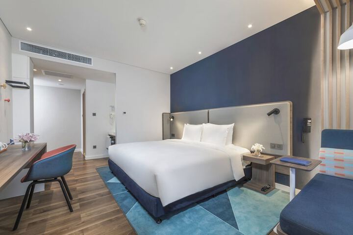 Room 12 of 41