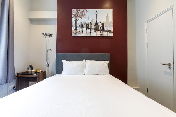 Room 7 of 26