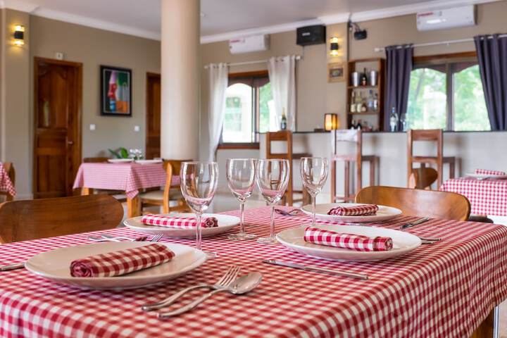 Dining 57 of 78