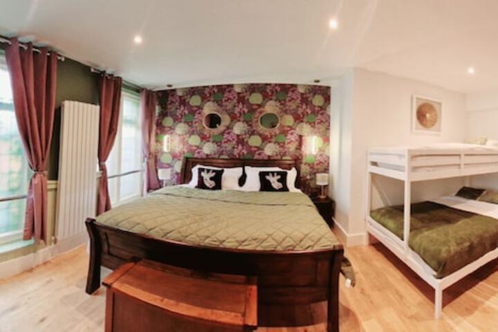 Room 16 of 39