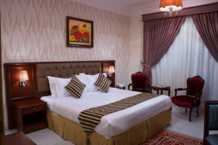 Room 12 of 38