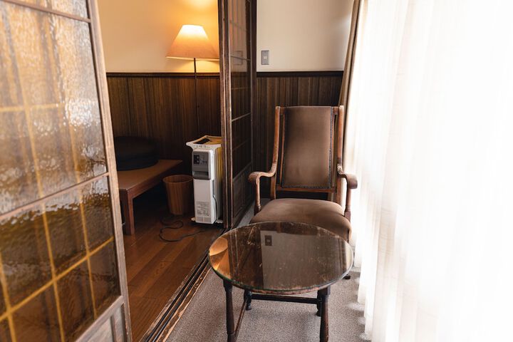 Room 30 of 48