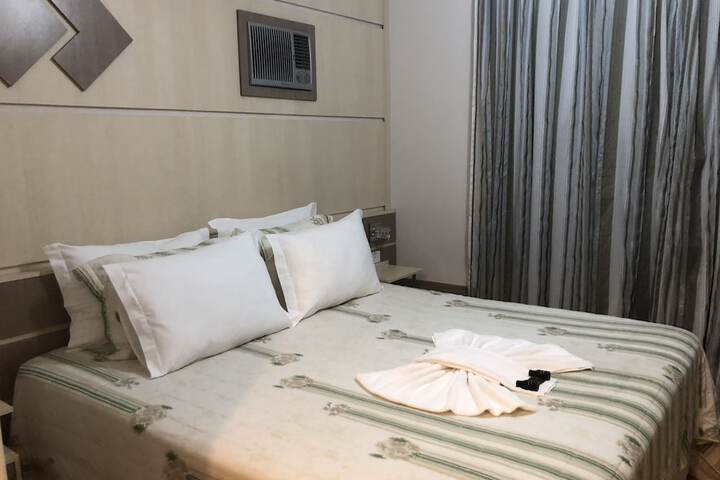 Room 9 of 16