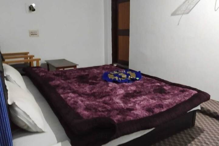 Room 9 of 21