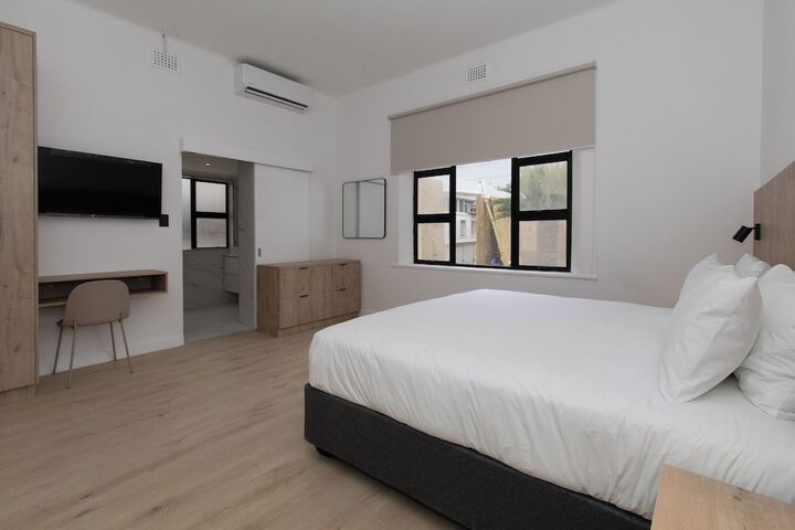 Room 21 of 37