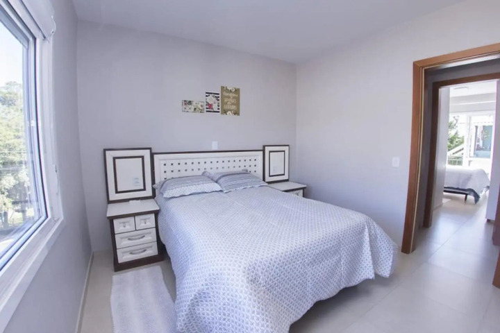 Room 5 of 11