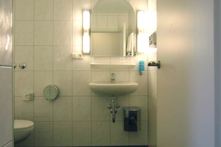 Room 18 of 40