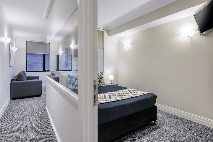 Room 26 of 47