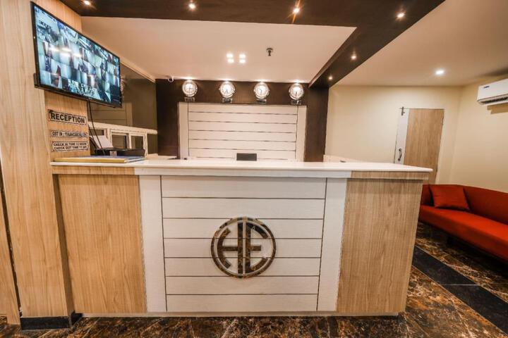 HOTEL HOLIDAY EXPRESS