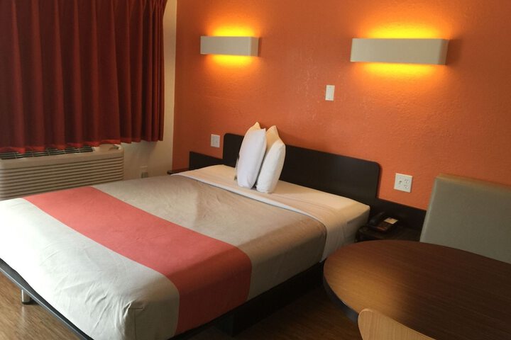 Room 12 of 49