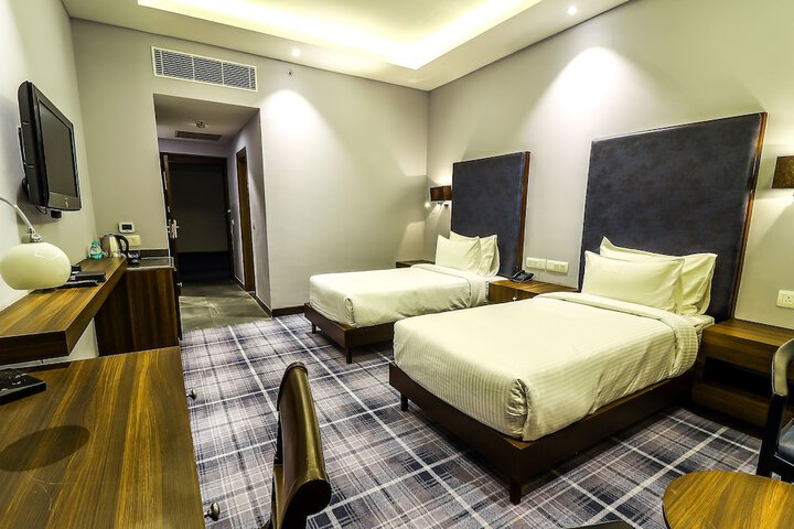 Room 14 of 35