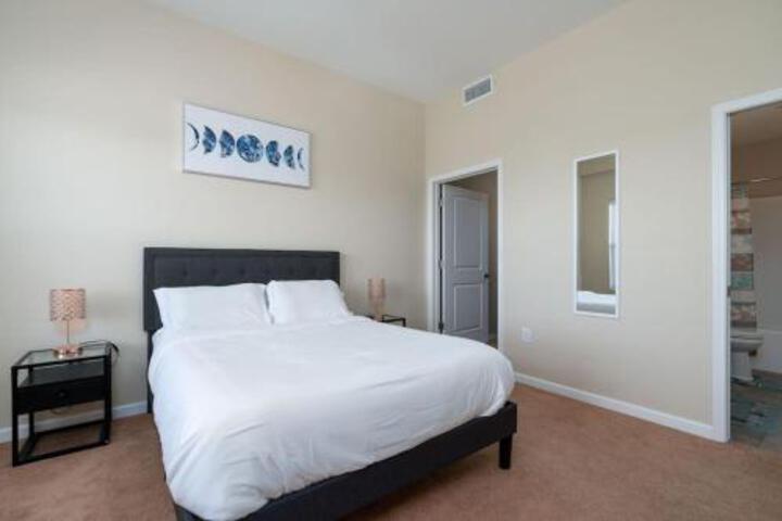 Stylish 1BR on Downtown Indy in Indianapolis, IN