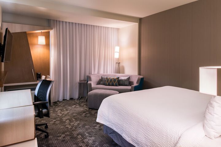Room 4 of 42