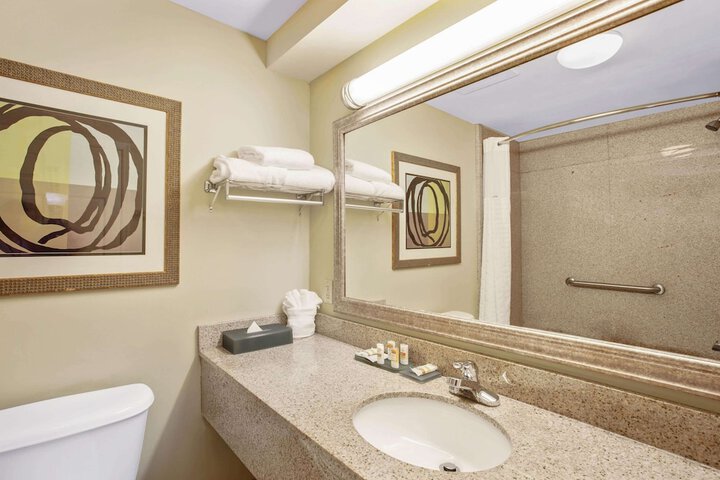 2 Queen Beds Accessible Roll in Shower (5 of 11)