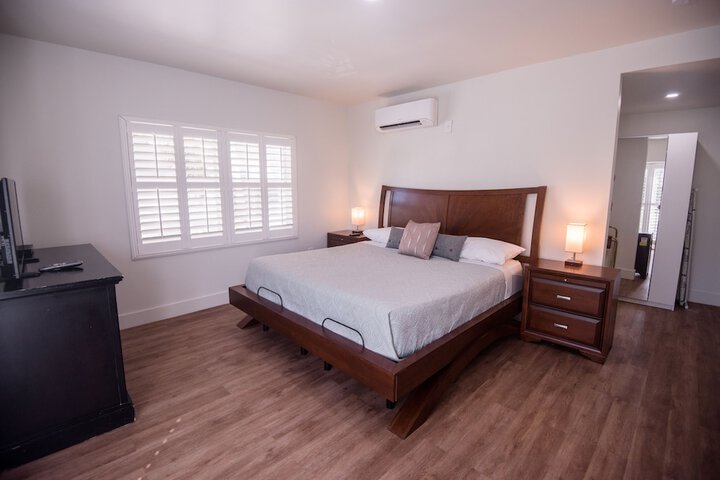 Suite 1 King Bed (14 of 17)