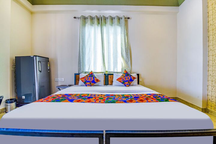 Fabhotel Bungalow 18