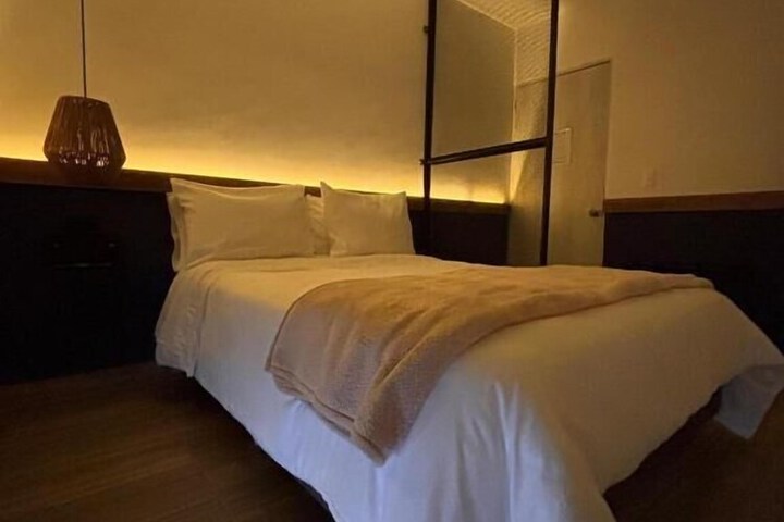 Room 7 of 38