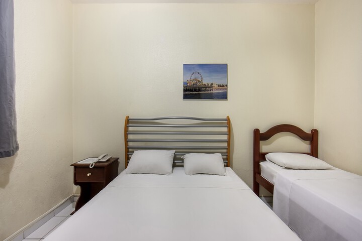 Room 8 of 32