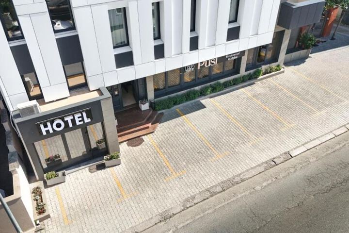 Hotel 73 of 73