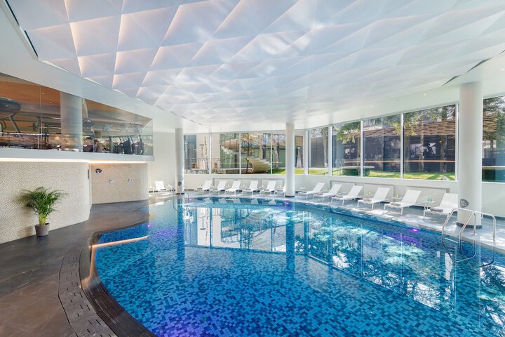 Pool Hotel