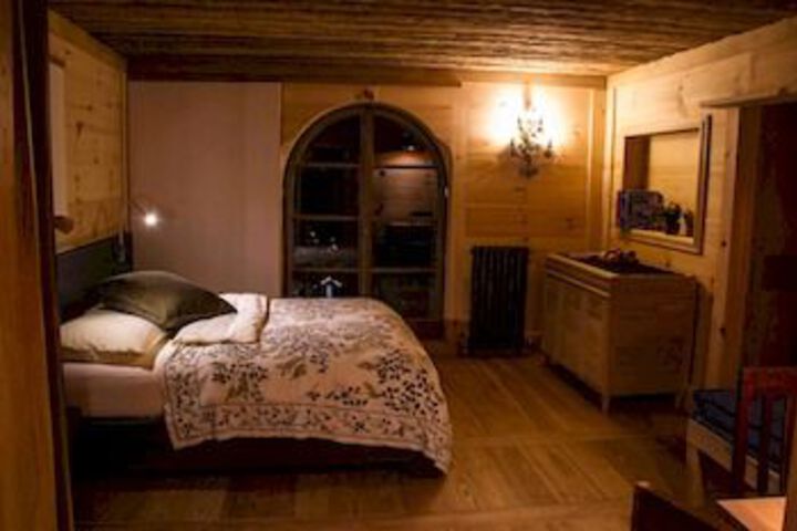 Room 28 of 65