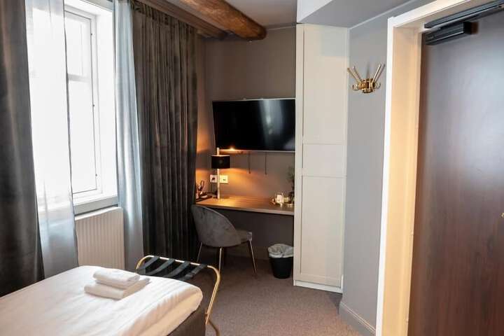 Room 22 of 45