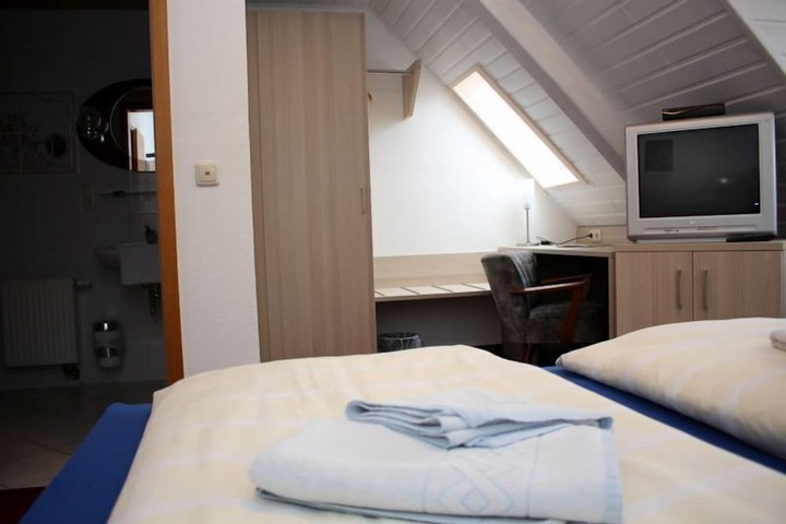 Room 3 of 23