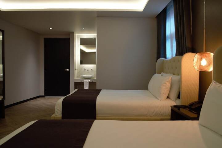 Room 8 of 91