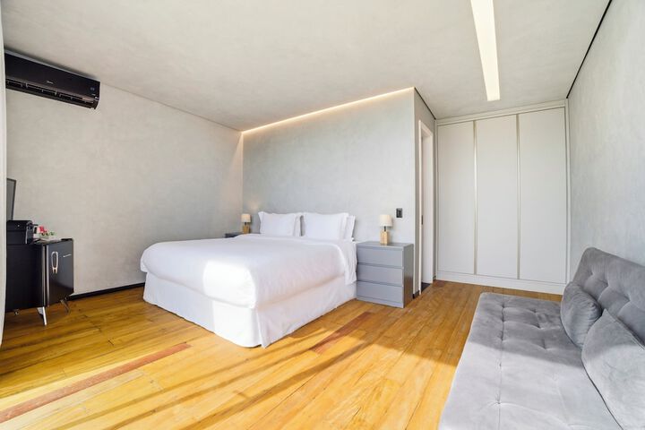 Room 31 of 83