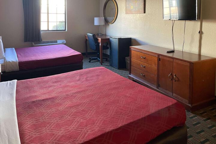 Queen Bed Accessible (5 of 9)