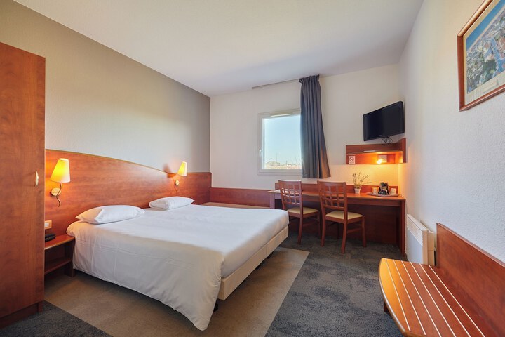 Room 48 of 92