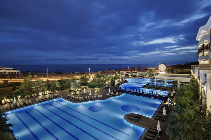 Pools & Facilities