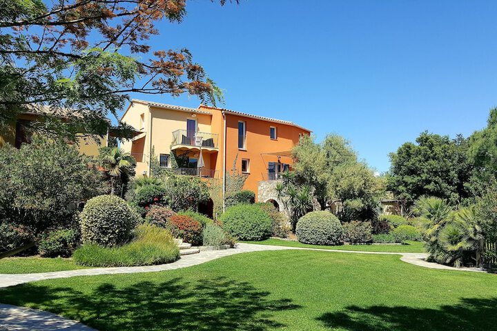 Hotel Exterior 69 of 75