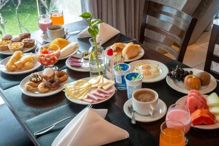 Breakfast/Coffee Service 90 of 132
